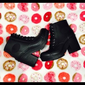 Hunter Chelsea Block Heel Boots! 💕